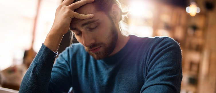 Jesús no nos dice que permitamos que el mal se salga con la suya; sino que debemos vencer el mal con el bien sin destruir al que hace mal